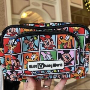 2024 Walt Disney World Parks Mickey Mouse & Friends Fanny Pack / Crossbody Bag